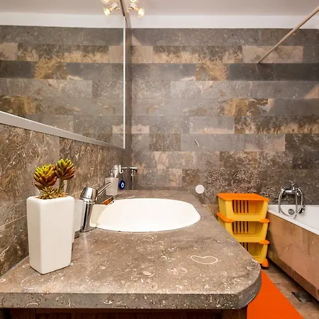 Adria Appartement *